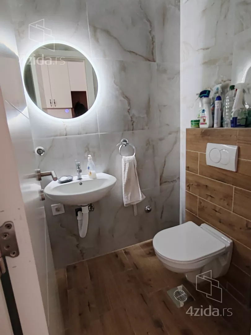 Petosoban stan | 4zida