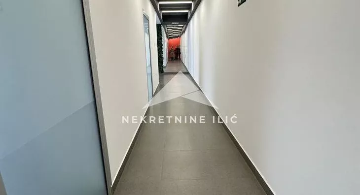 Poslovna zgrada | 4zida