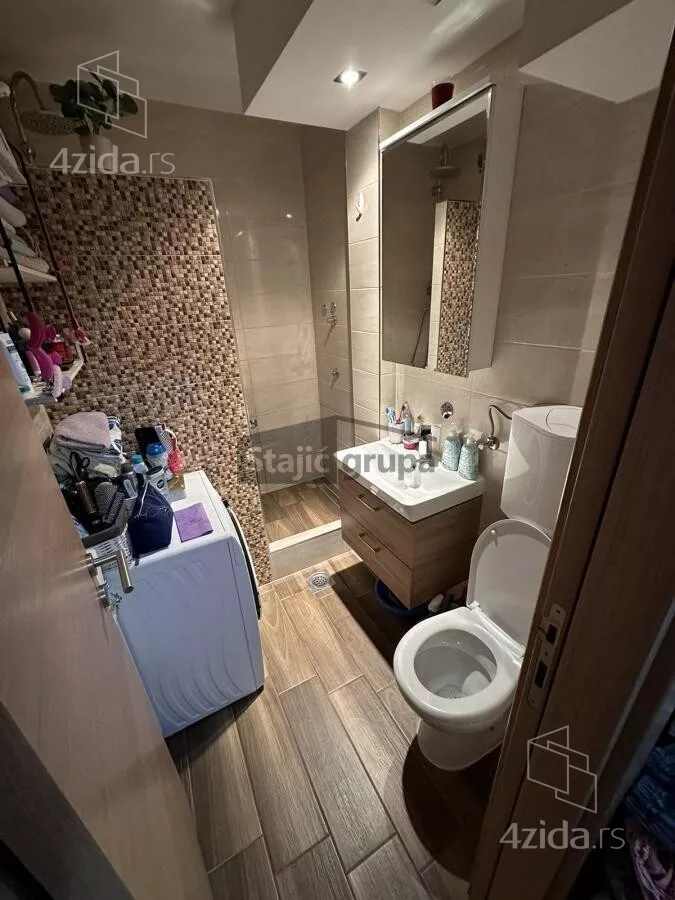 Petosoban stan | 4zida