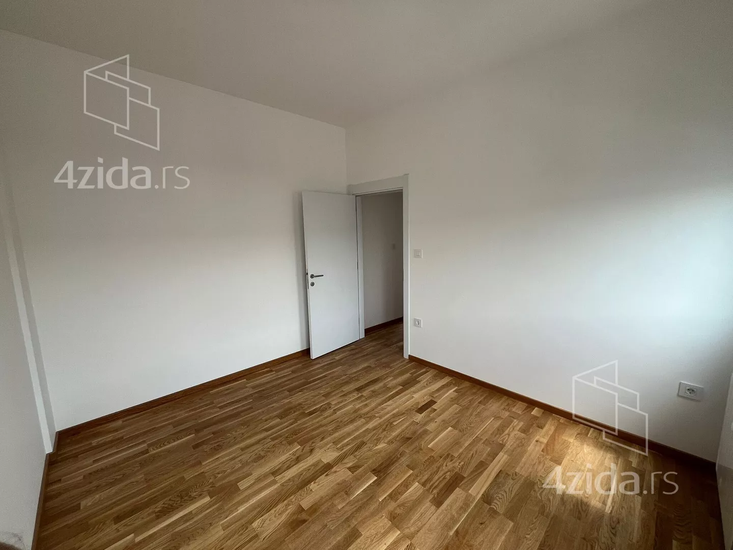 Četvoroiposoban stan | 4zida