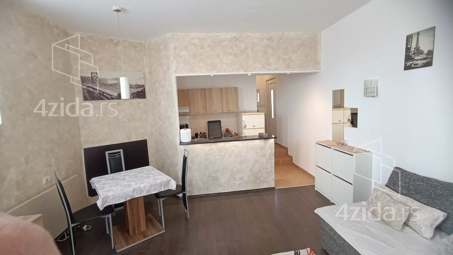 Jednoiposoban stan | 4zida