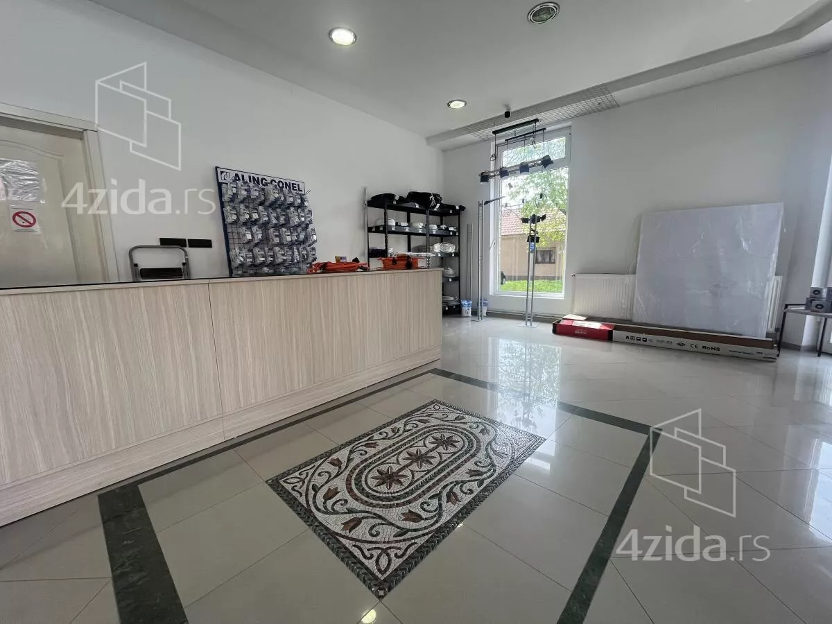 Lokal | 4zida