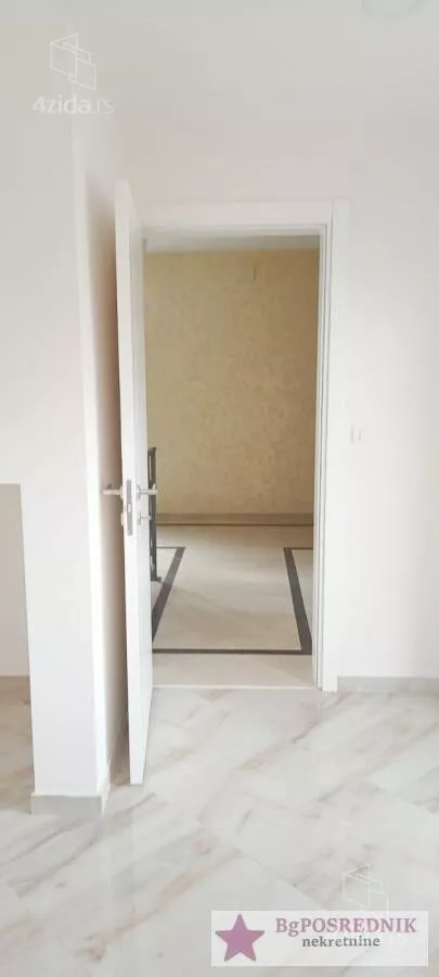 Sedmosoban stan | 4zida