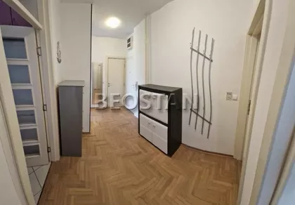 Nedeljka Gvozdenovica | 4zida.rs