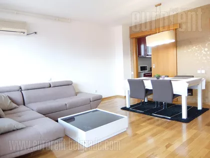 CRVENI KRST | 4zida.rs