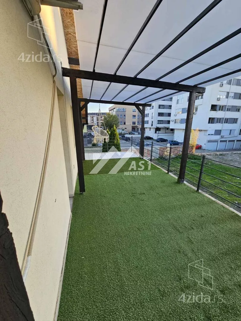 Petosoban stan | 4zida