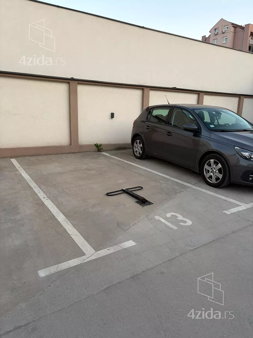 Parking | 4zida