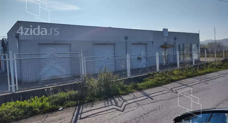 Poslovna zgrada | 4zida