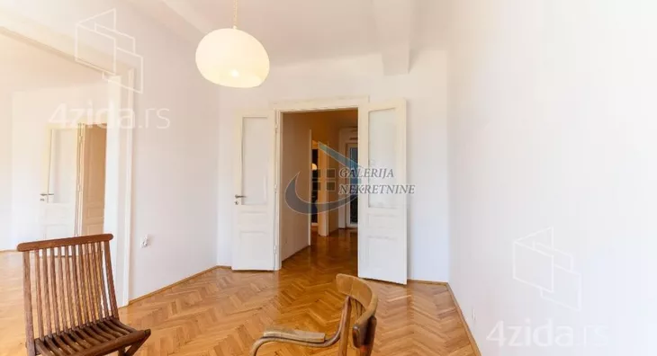 Četvoroiposoban stan | 4zida