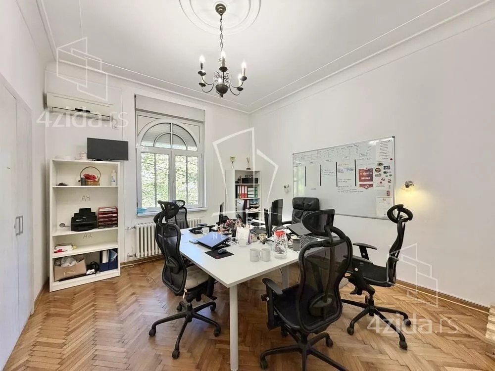 Šestosoban stan | 4zida