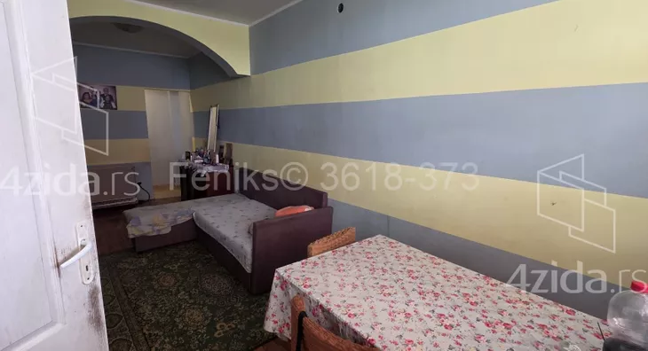 Sedmosoban stan | 4zida