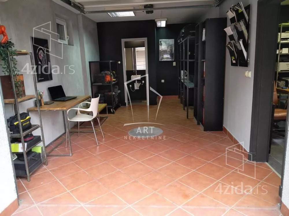 Poslovni prostor | 4zida