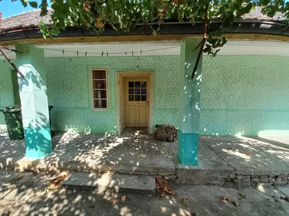 Lovćenac | 4zida.rs