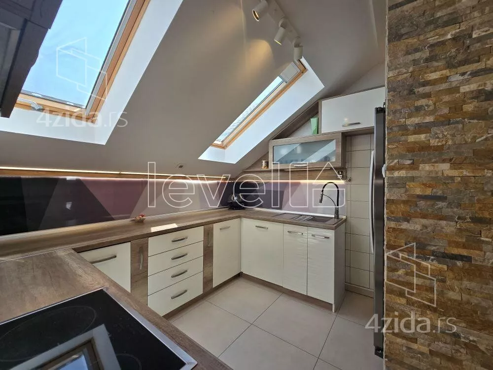 Petosoban stan | 4zida