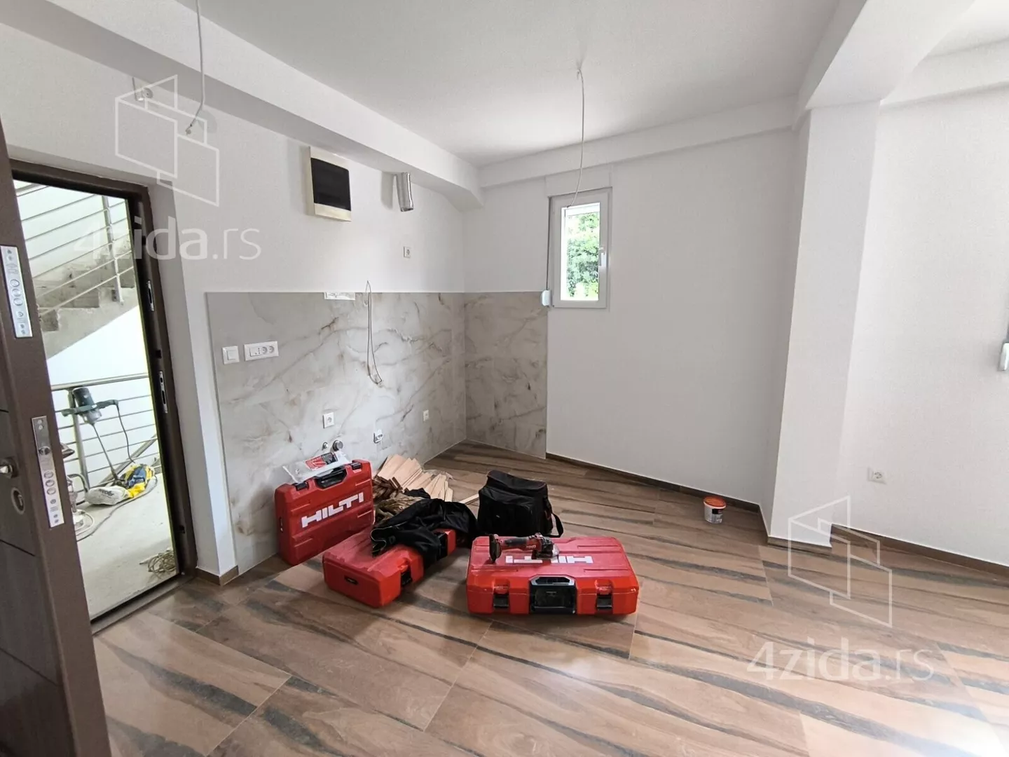 Jednoiposoban stan | 4zida