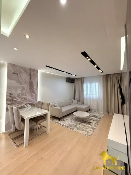 POLGAR ANDRAŠA | 4zida.rs