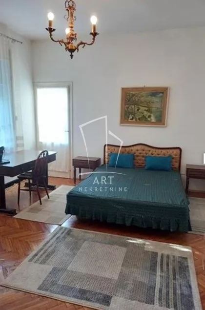 Pjarona de Mondezira | 4zida.rs
