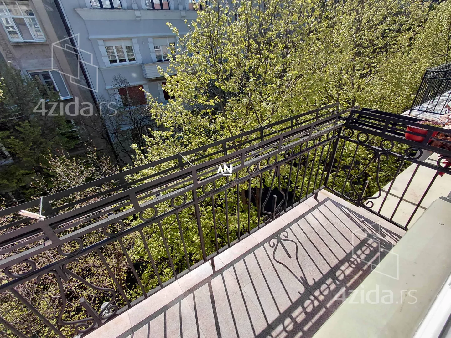 Petosoban stan | 4zida