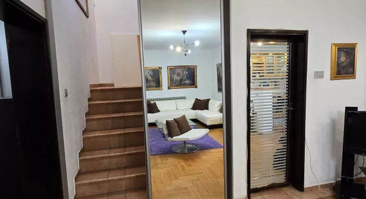 Šestosoban stan | 4zida