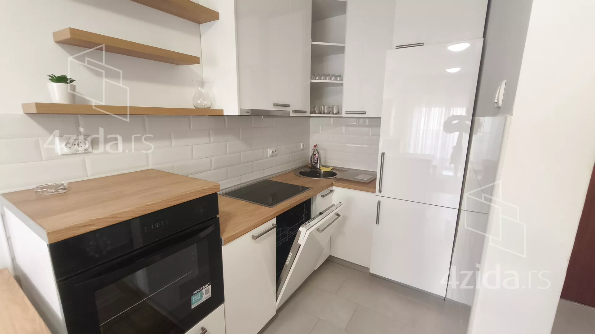 Jednoiposoban stan | 4zida