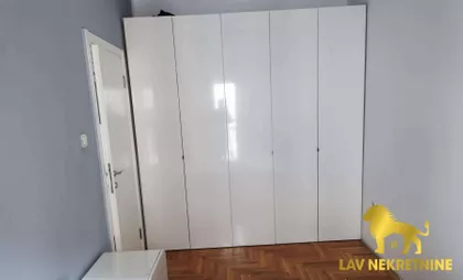 LAZE KOSTIĆA | 4zida.rs