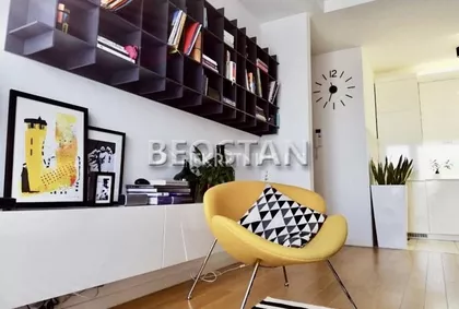 Uroša Martinovića | 4zida.rs