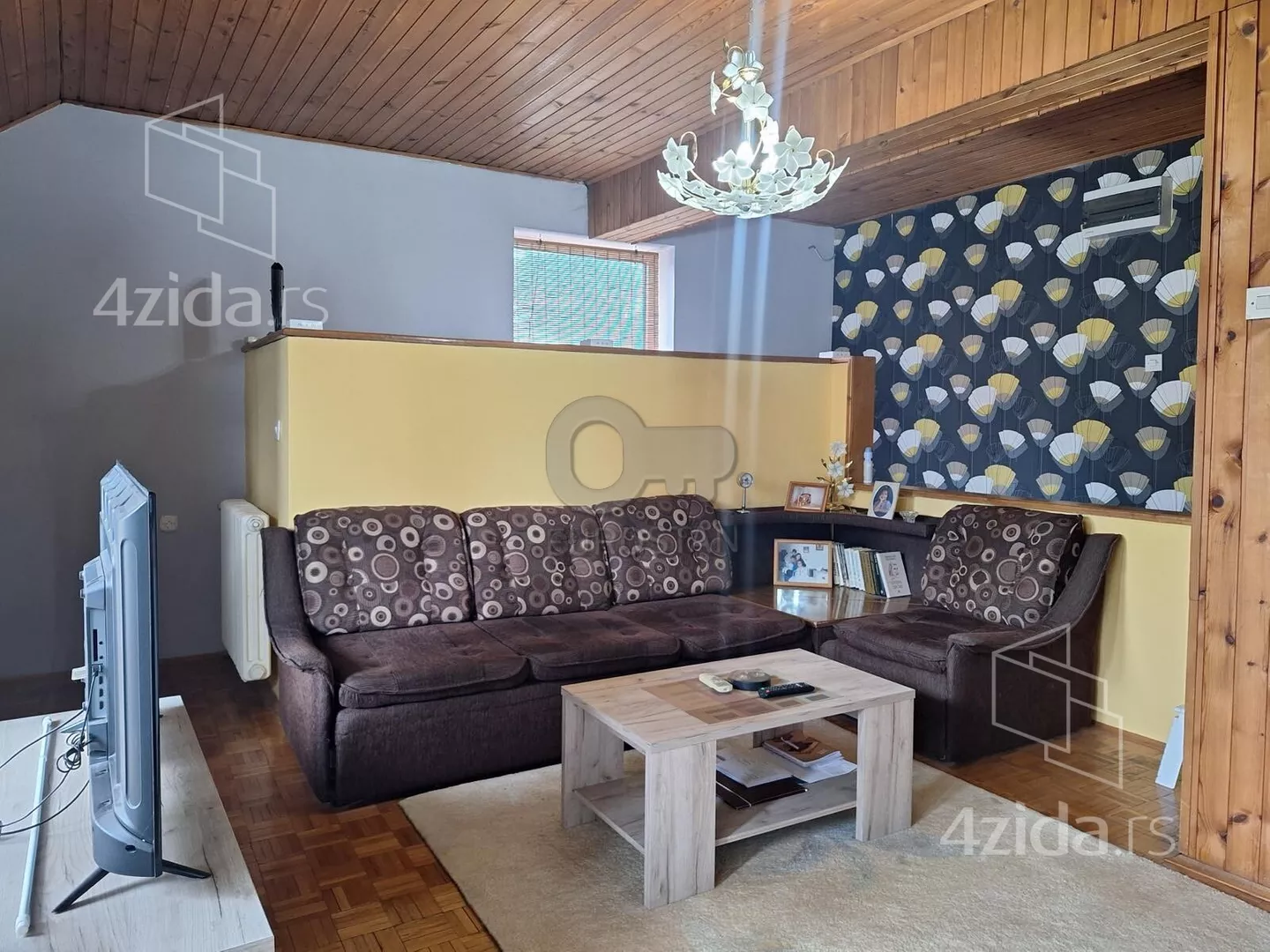 Petosoban stan | 4zida