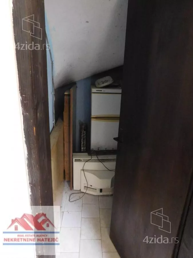 Lokal | 4zida