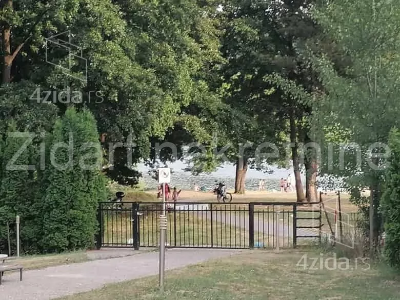 Plac | 4zida