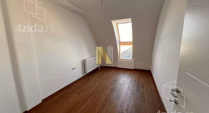 Šestosoban stan | 4zida