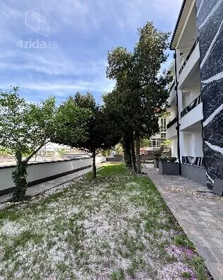 Četvoroiposoban stan | 4zida