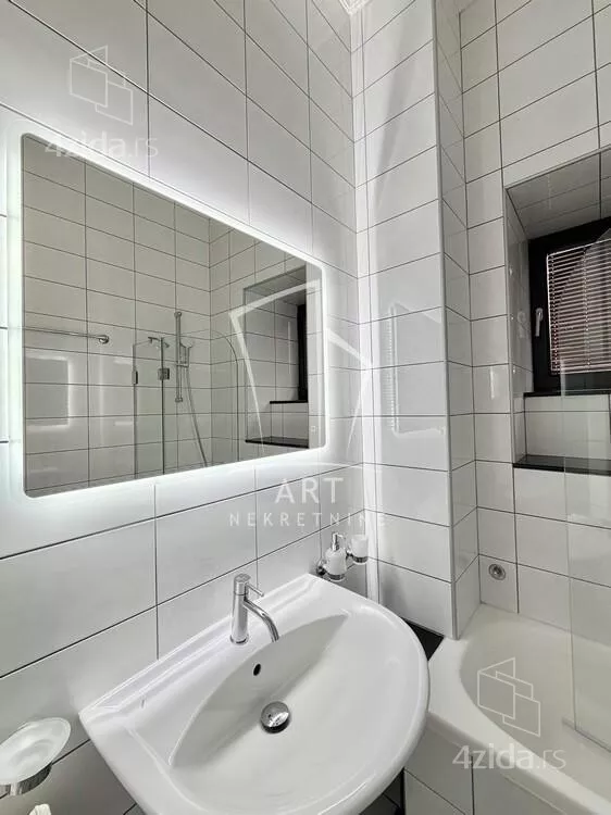 5-etažna kuća | 4zida