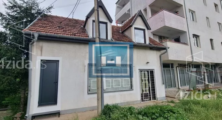 Lokal | 4zida