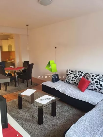 Crveni Pevac | 4zida.rs