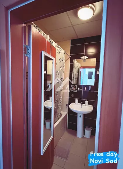 Heroja Pinkija | 4zida.rs