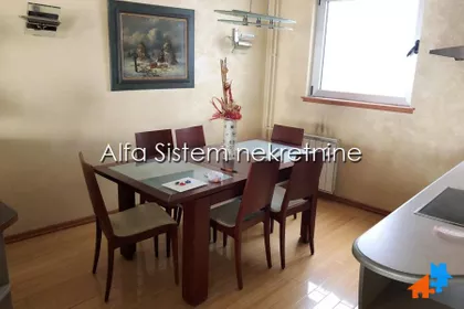 Crveni Krst Vračar | 4zida.rs