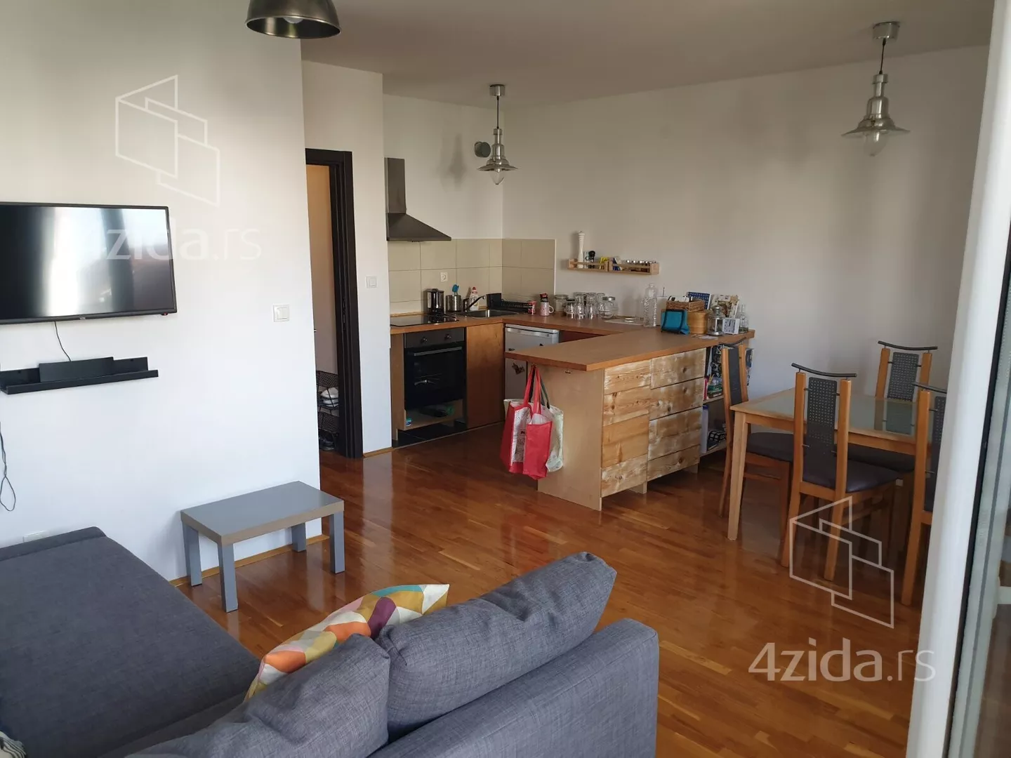 Jednoiposoban stan | 4zida