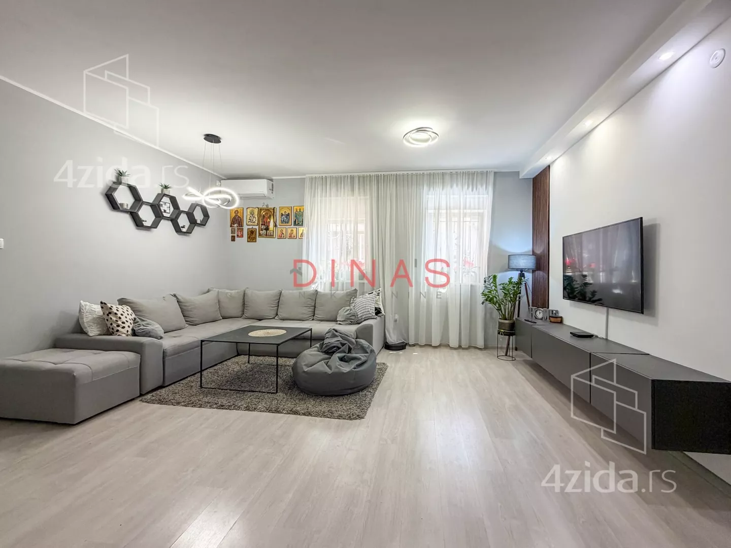 Trosoban stan | 4zida