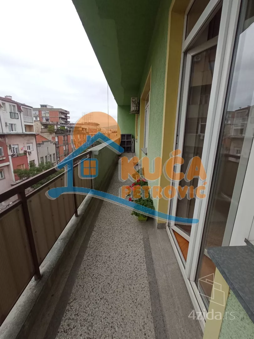 Troiposoban stan | 4zida