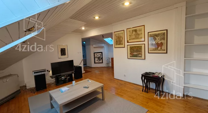 Četvoroiposoban stan | 4zida