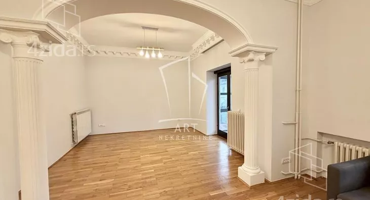 5-etažna kuća | 4zida