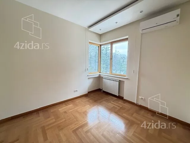 Šestosoban stan | 4zida