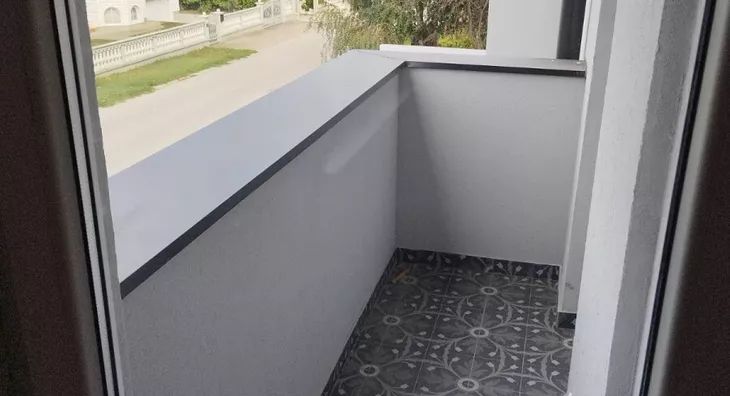 Sedmosoban stan | 4zida