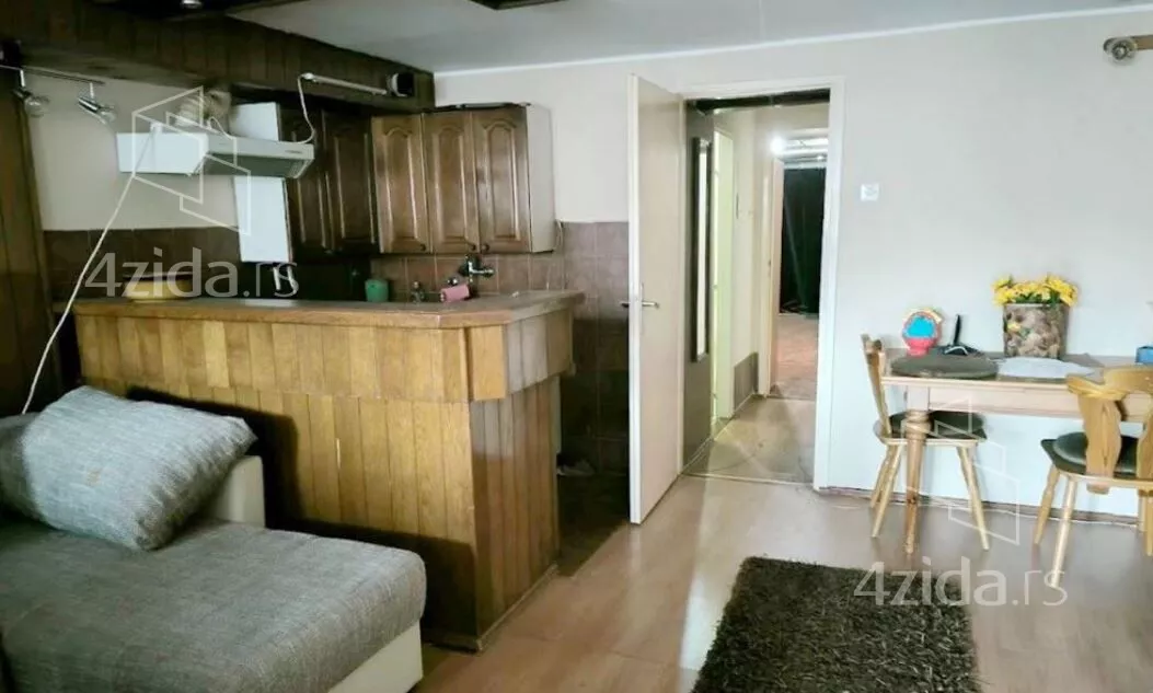 Petosoban stan | 4zida