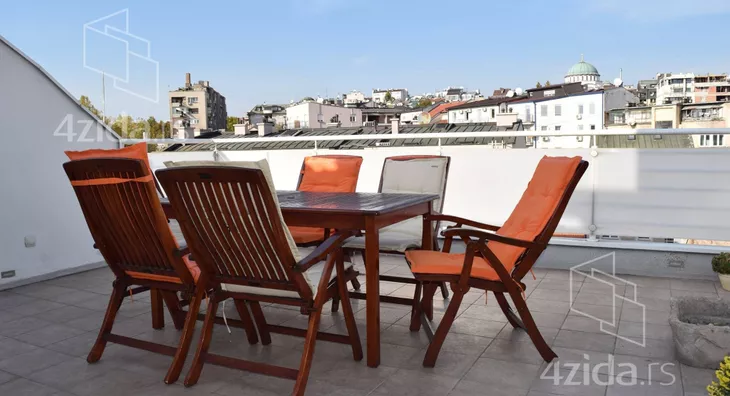 Troiposoban stan | 4zida