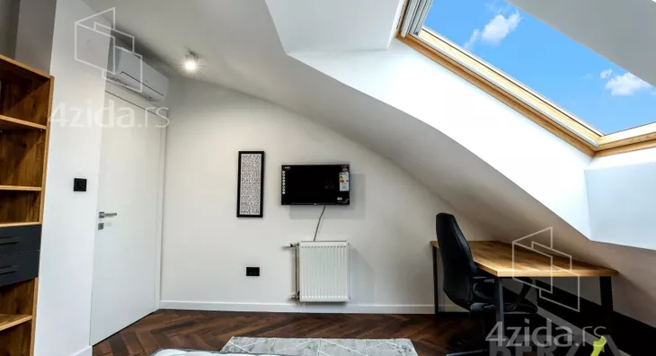 Petosoban stan | 4zida