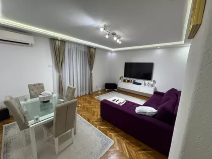 Braće Jerkovića 100 | 4zida.rs