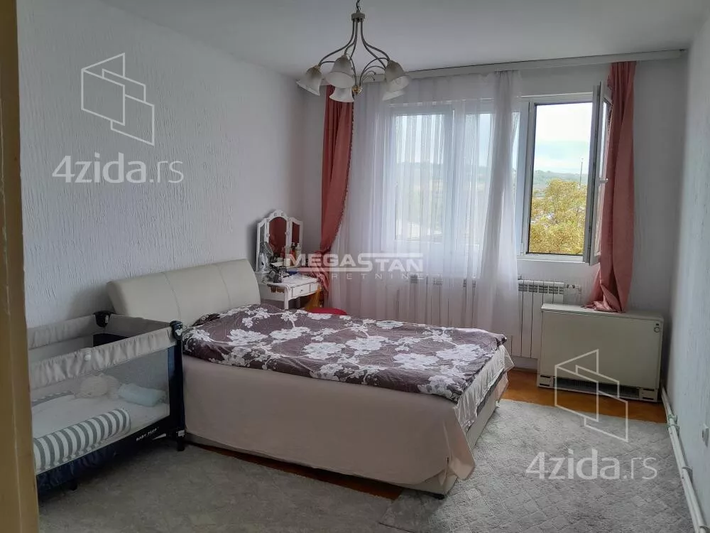 Šestosoban stan | 4zida