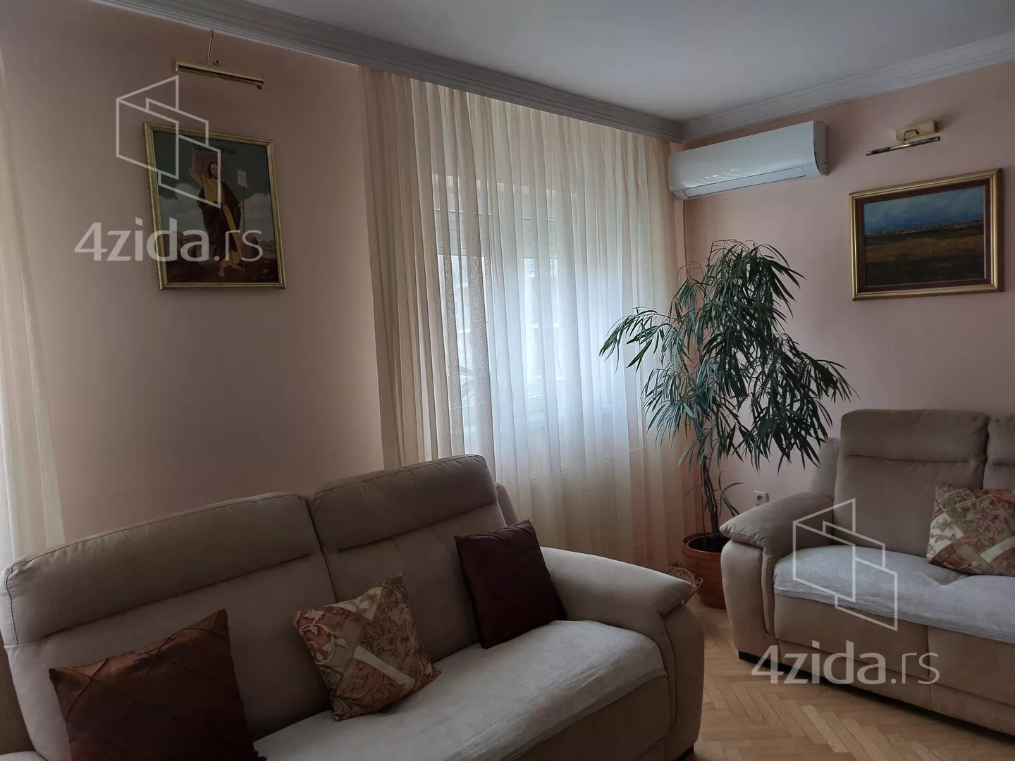 Troiposoban stan | 4zida