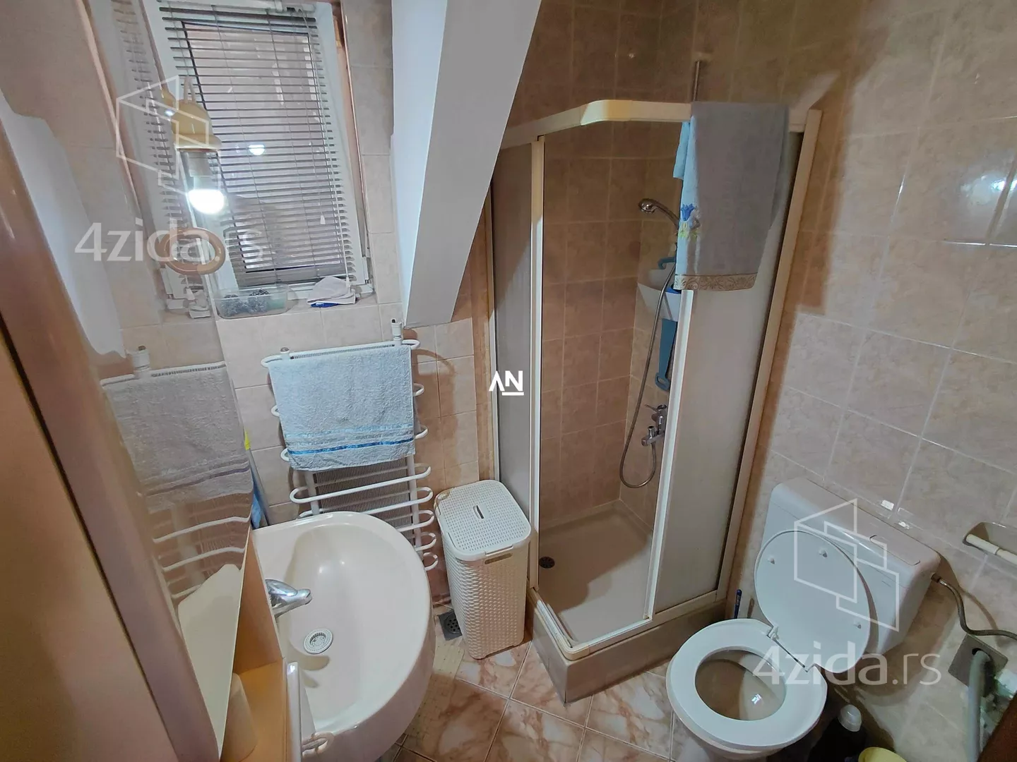 Petosoban stan | 4zida